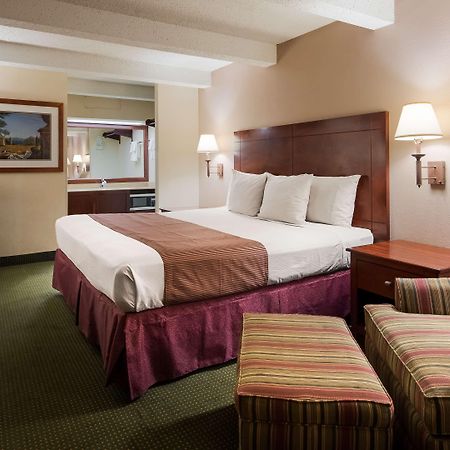 Best Western Montis Inn St. Robert Buitenkant foto