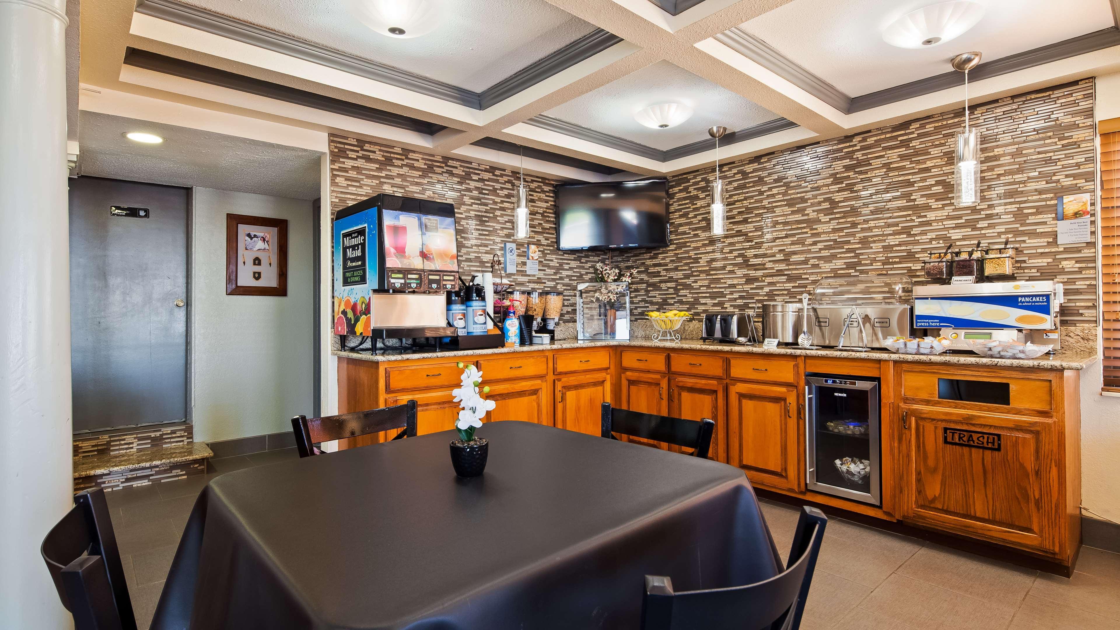 Best Western Montis Inn St. Robert Buitenkant foto